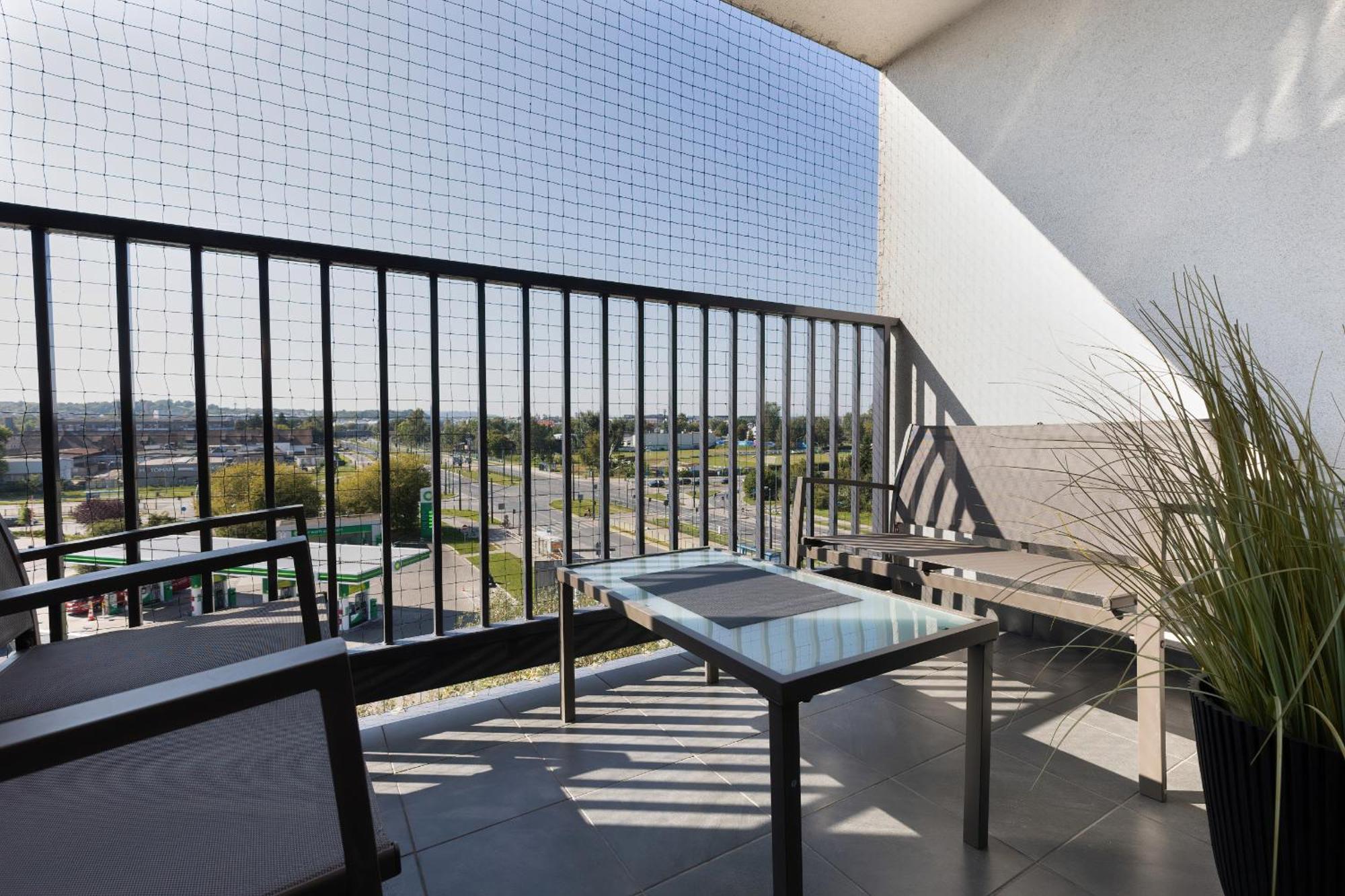 Podgorze Lipska Pet-Friendly Apartment With Balcony And Parking By Renters Prestige كراكوفيا المظهر الخارجي الصورة