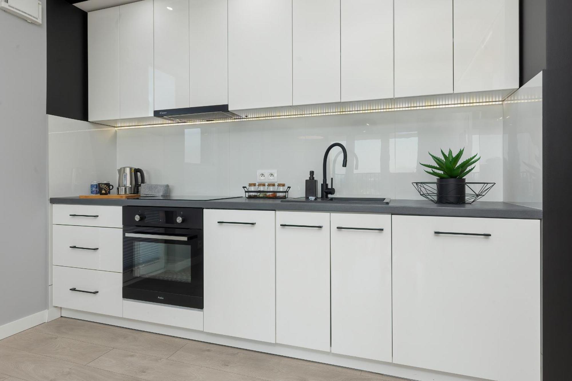 Podgorze Lipska Pet-Friendly Apartment With Balcony And Parking By Renters Prestige كراكوفيا المظهر الخارجي الصورة